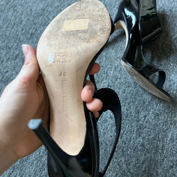 Manolo Blahnik Black Patent Leather T Strap Heels, size 40 - Picture 5 of 7